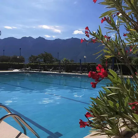 Appartamento - Julia 306 - Ferienwohnung Am Gardasee Mit Pool Mieten