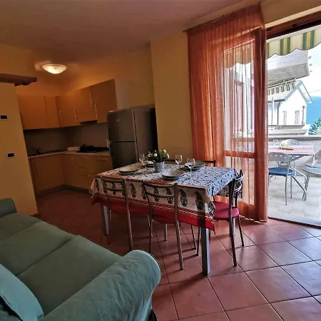 - Julia 306 - Ferienwohnung Am Gardasee Mit Pool Mieten * Tignale
